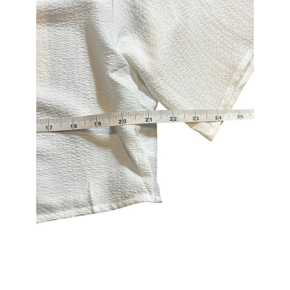 Women's White Buttoned Crop Top - Picture 5 of 7